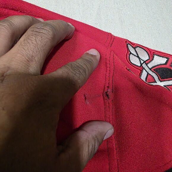 Old Time Hockey #2 Keith Chicago Blackhawks Sweatshirt Hoodie M Skeleton Skull - Picture 9 of 12